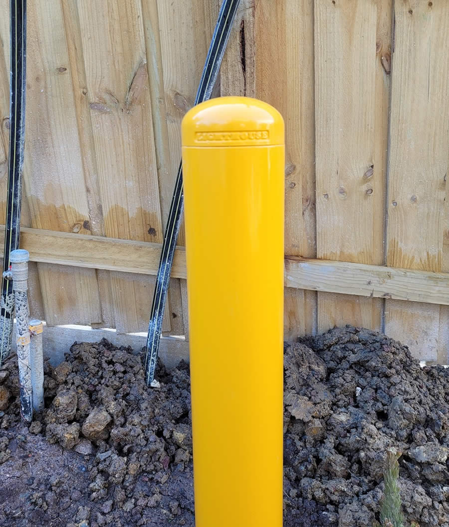 Concrete filled bollard and cap means no visible fixing